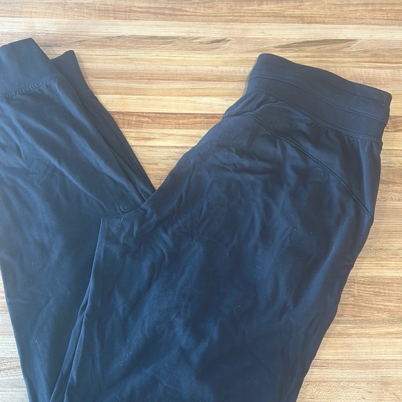 lululemon athletica Pants - Lululemon joggers size 6